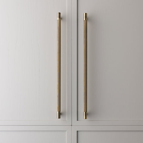 Lo and Co Interiors Linear Appliance Pull