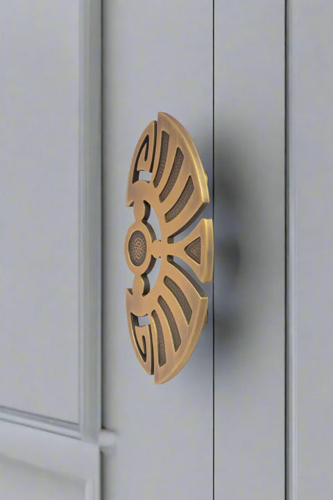 UPTOWN Butterfly Entrance Pull