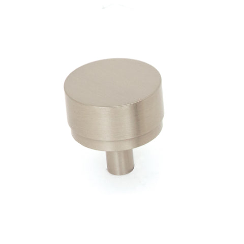 MOMO Bellevue Cabinet and Appliance Pull Handle