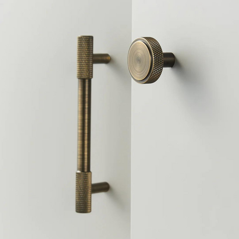 BAYSIDE LUXE - The Brighton Cabinetry Handle - Antique Brass