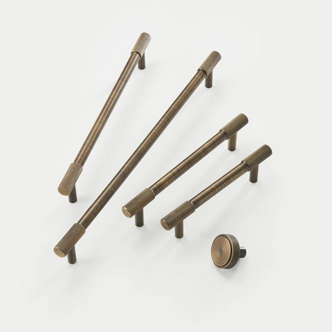 BAYSIDE LUXE - The Brighton Cabinetry Handle - Antique Brass