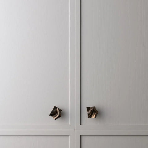 LO & CO INTERIORS - Lucia Knob