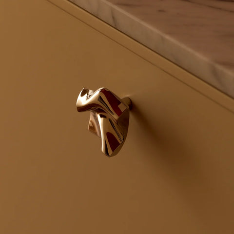LO & CO INTERIORS - Lucia Knob
