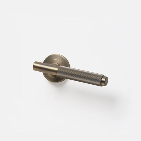 LO & CO - Linear Door Lever