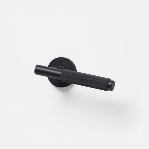 LO & CO - Linear Door Lever