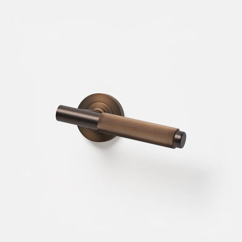 LO & CO - Linear Door Lever